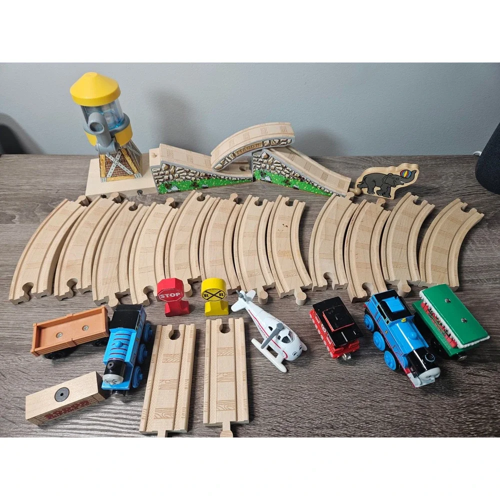 Thomas & Friends Wooden Railway Water Tower Figure and Extras